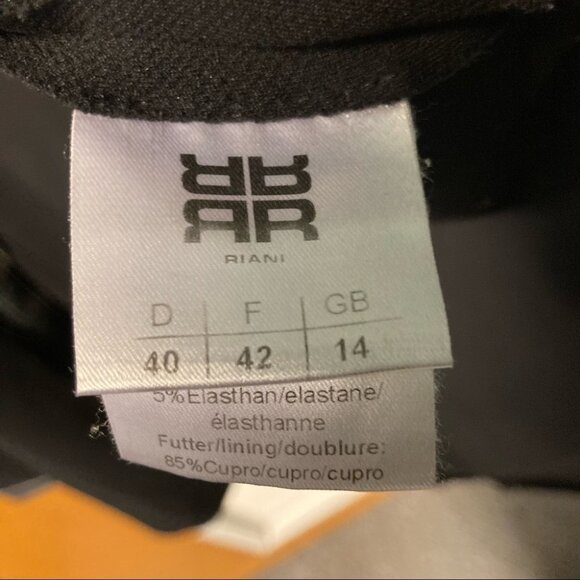 RIANI Sz 10 Light Jacket with Embellishments and Pockets Made in Poland - Picture 9 of 14